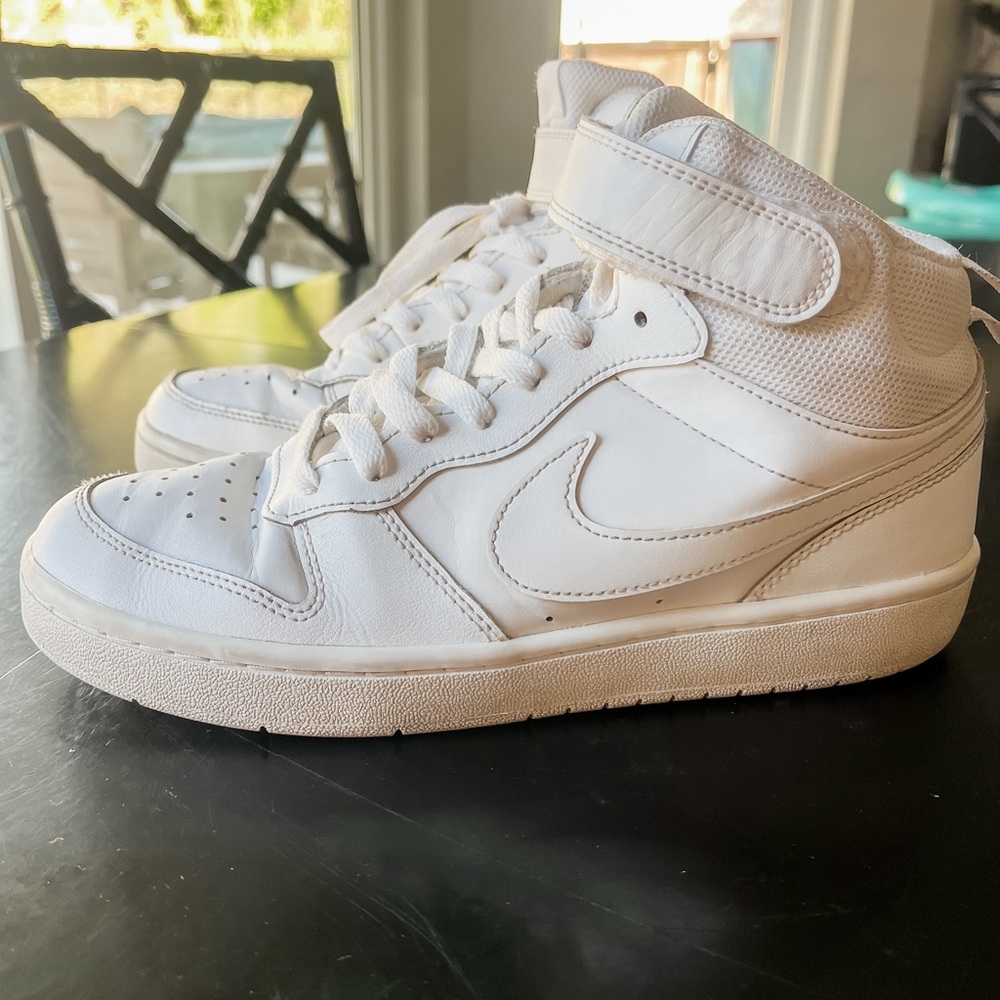 Nike Air Force 1 High Top Big Kid 6.5 Fits a Men’s Size 8